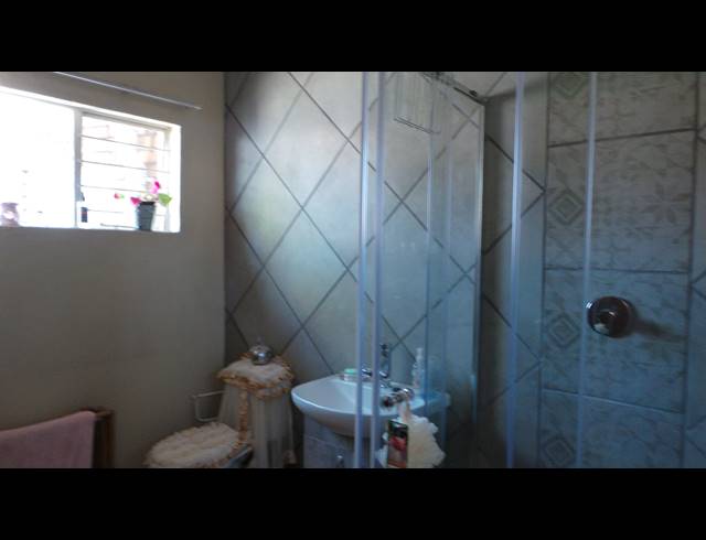 5 BEDROOM FREEHOLD FOR SALE IN DALPARK EXT 1